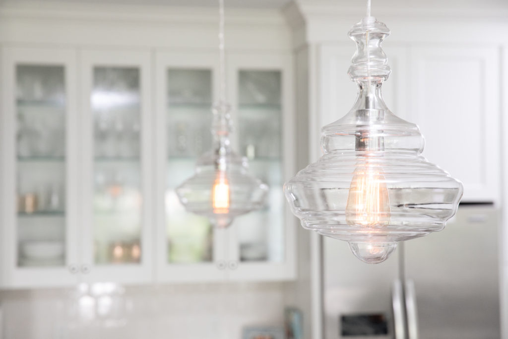 Morocco pendant is a glass lighting design with a vintage Edison bulb that provides task lighting. 