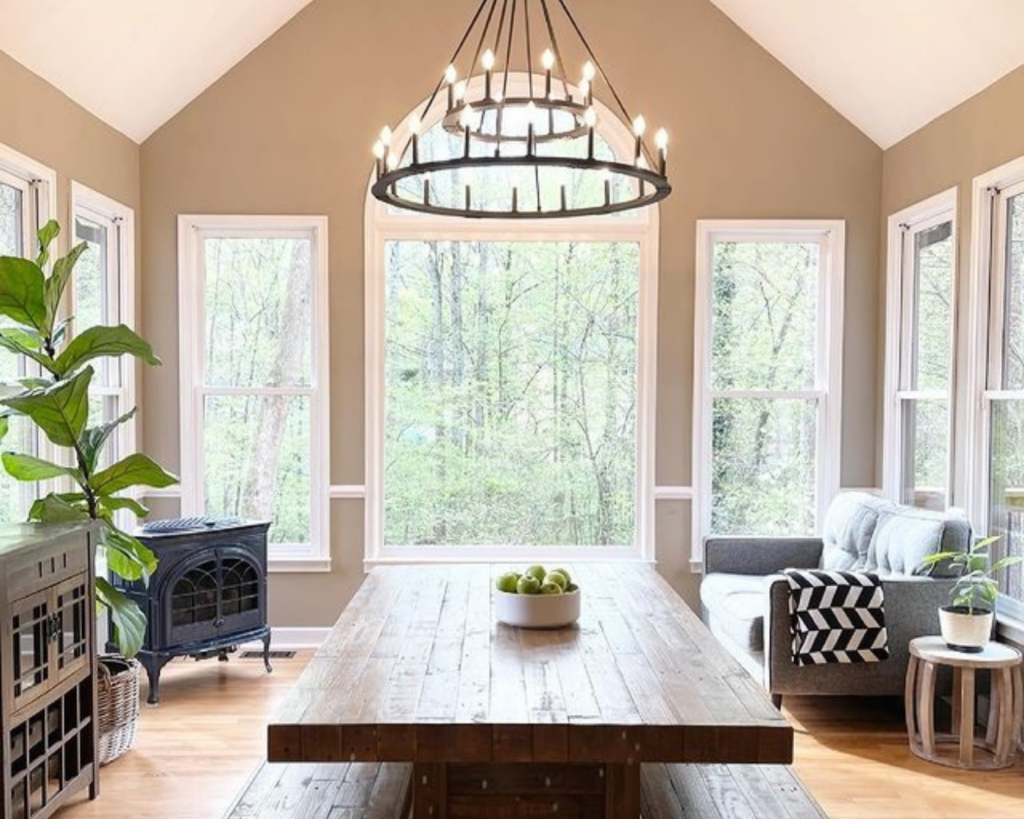 Rustic Style Chandeliers That Truly Shine