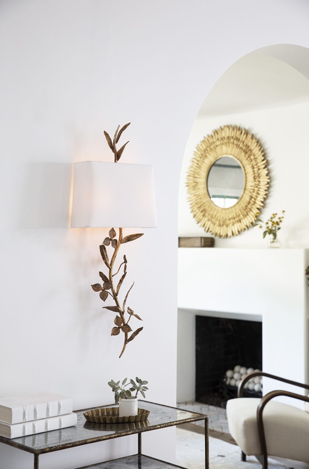 6 Stylish Ways to Illuminate Your Living Room with Wall Lights