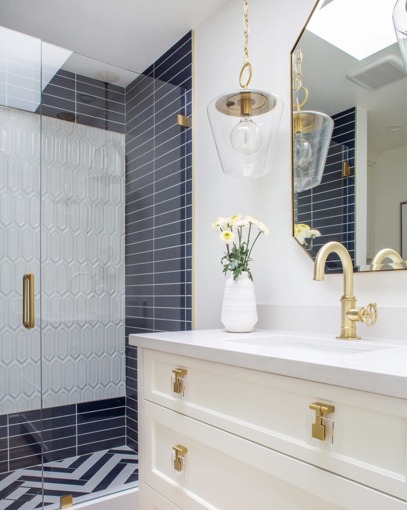 What Is the Most Flattering Lighting for a Bathroom?