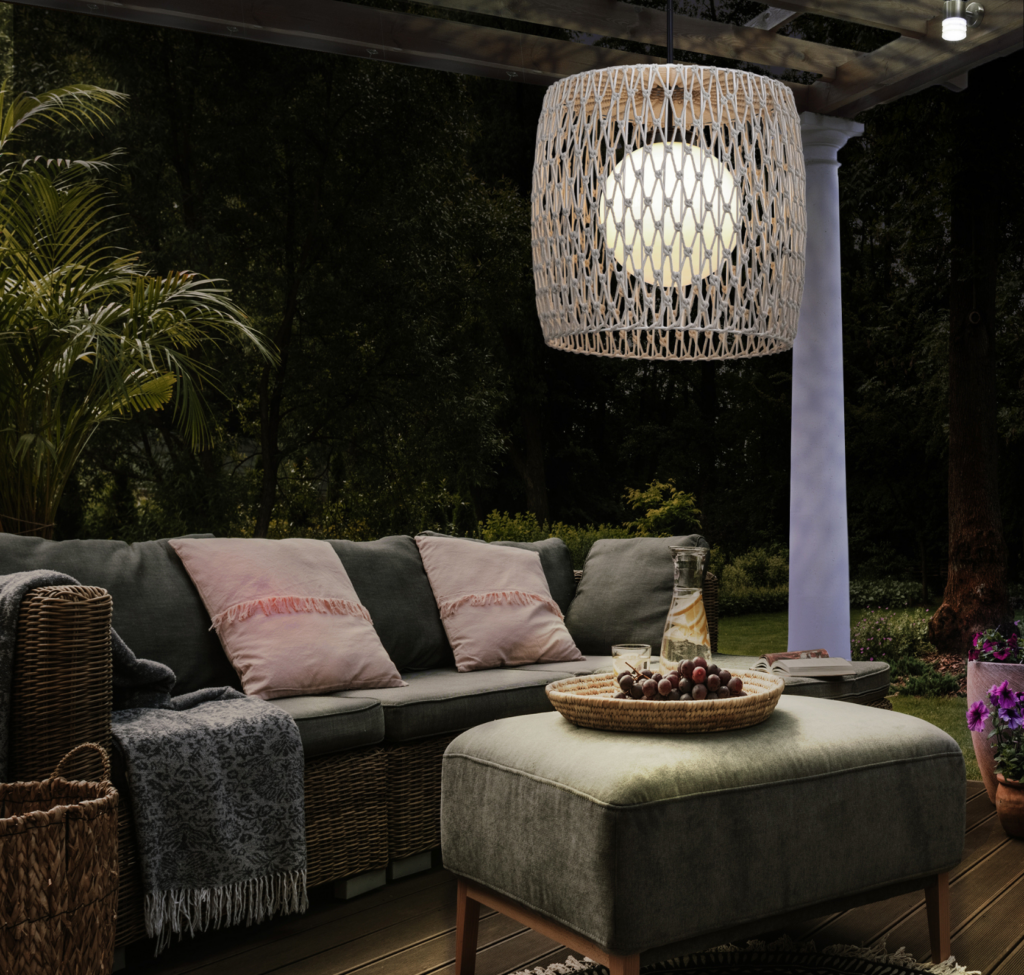 Chic Outdoor Lighting for Summer Vibes