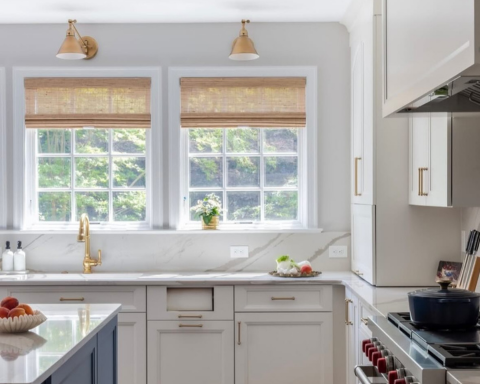 Design Ideas for a Wall Mounted Light Over a Kitchen Sink